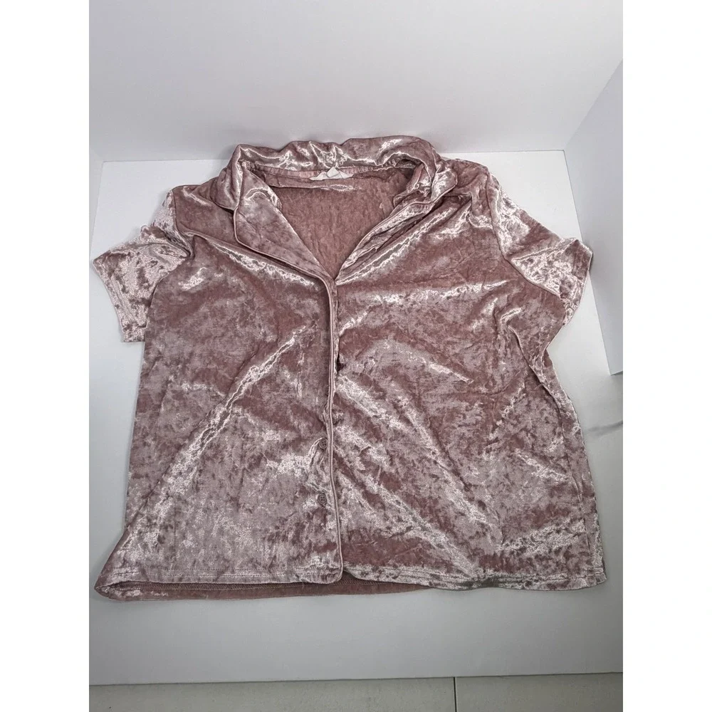 Danskin Womens Pink Crushed Velvet Pajama Set Short‎ Sleeve Button Top Cozy NWOT